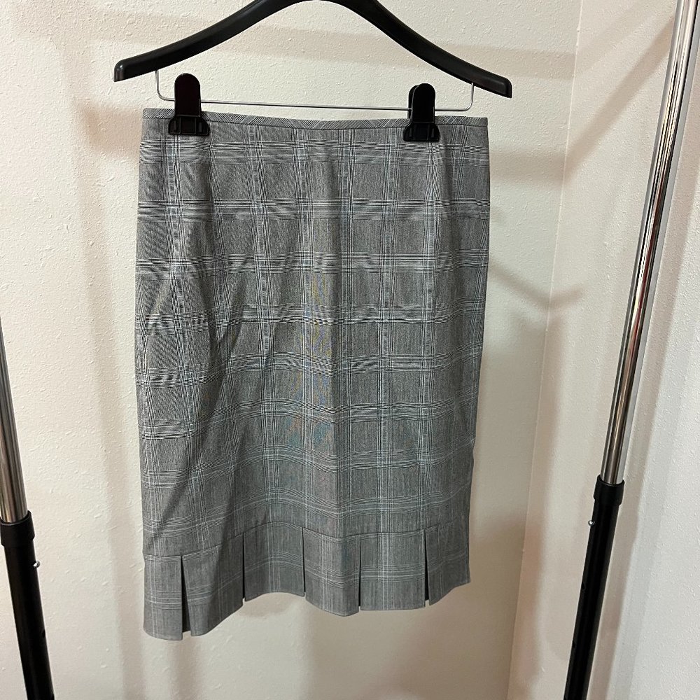 Tahari 2 Piece Skirt Suit Plaid Size 6 Women's-Preowned - Picture 6 of 12